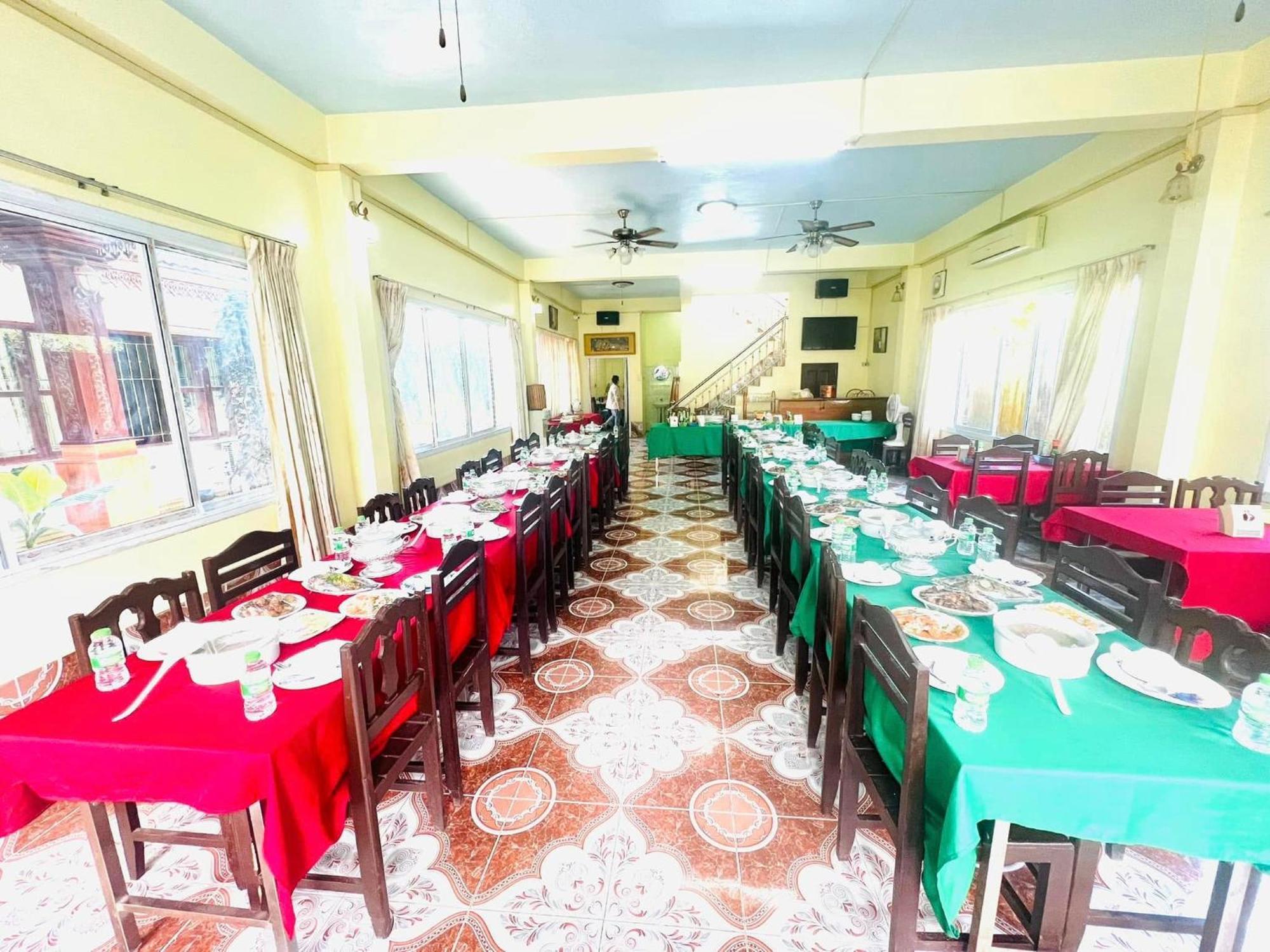 Khampaseuth Hotel ヴァンヴィエン エクステリア 写真