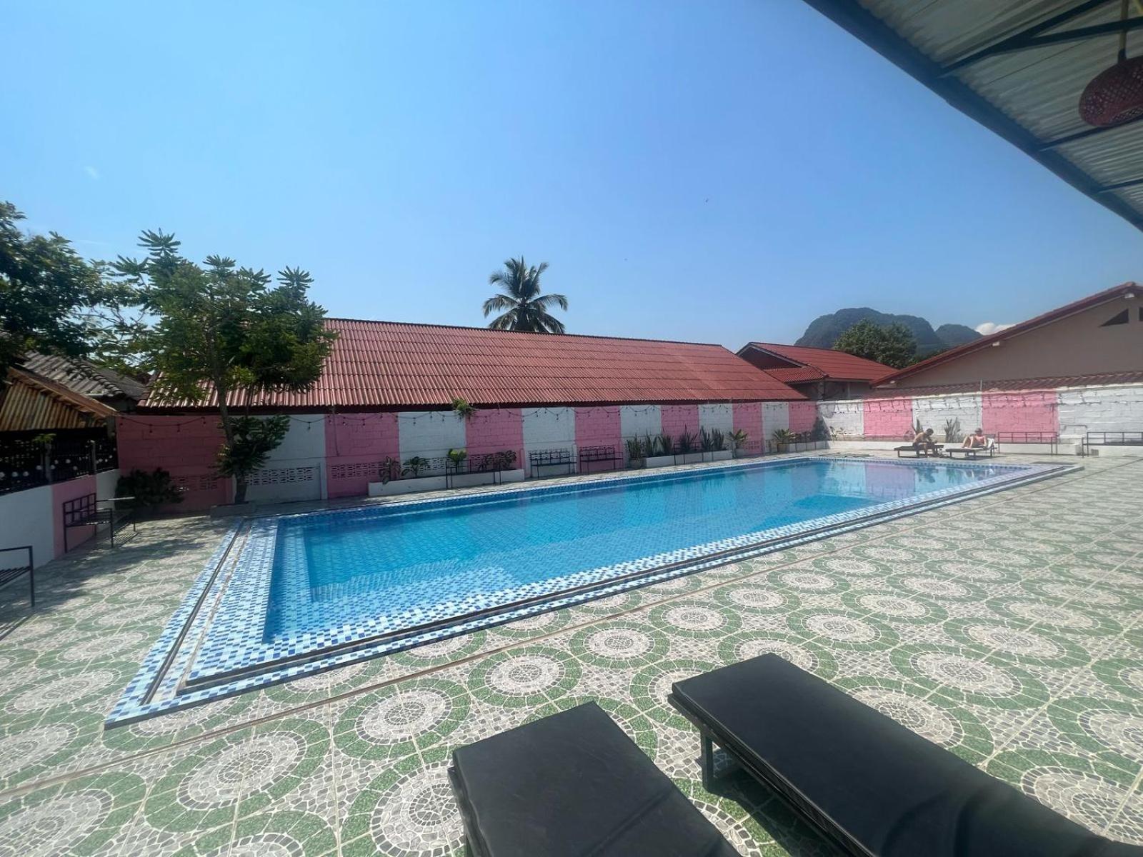 Khampaseuth Hotel ヴァンヴィエン エクステリア 写真