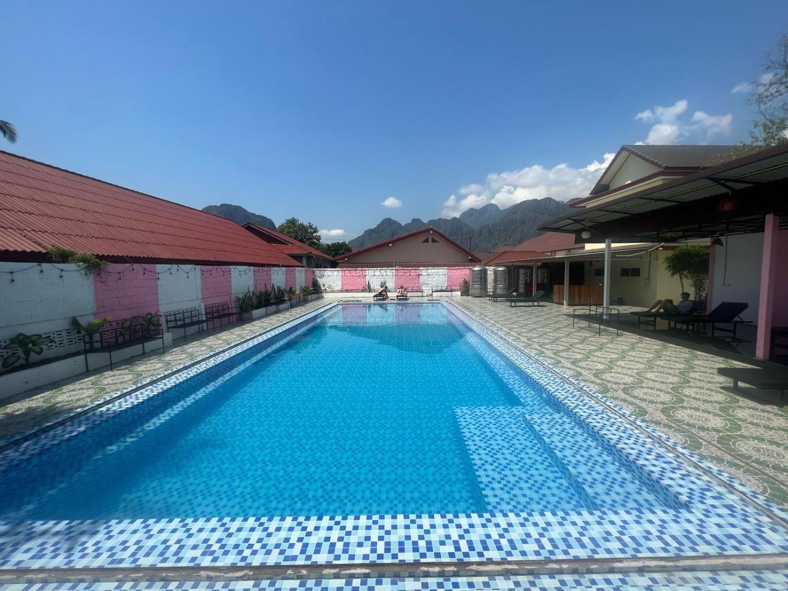 Khampaseuth Hotel ヴァンヴィエン エクステリア 写真